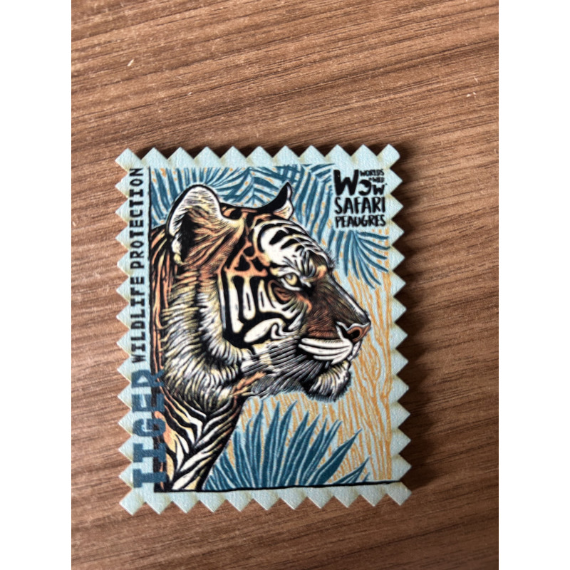 Magnet bois Made in france tigre en forme de timbre